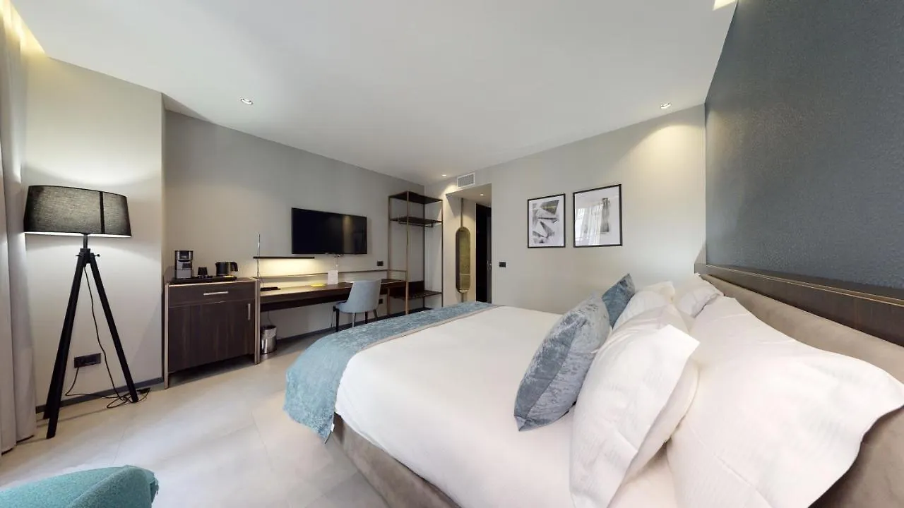 GALLERIA ALTIDO The Smart Boutique APARTHOTEL Milan